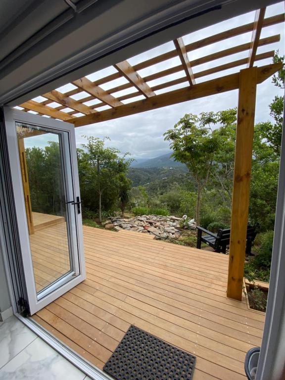 هتل راند د بندمند Round the Bend