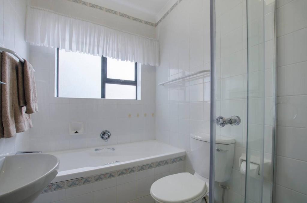 هتل هیرولدز بی اقامتگاه - هیئرز آنس ویر آپستیرز Herolds Bay Accommodation - Hiers Ons Weer Upstairs