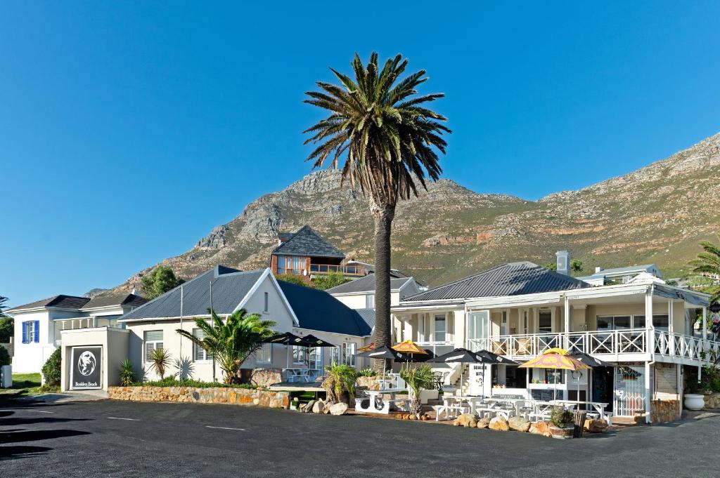 بولدرز بیچ هتل، کافه اند کوریو شاپ Boulders Beach Hotel, Cafe and Curio shop