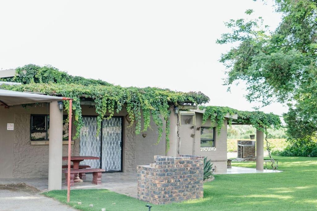 هتل الیم گست هاوس Elim Guesthouse