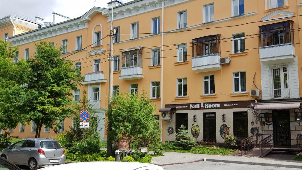 هتل آپارتامنتی در سنتر نوو سیبریسکا اوریتسکogo 12 Апартаменты в центре Новосибирска Урицкого 12