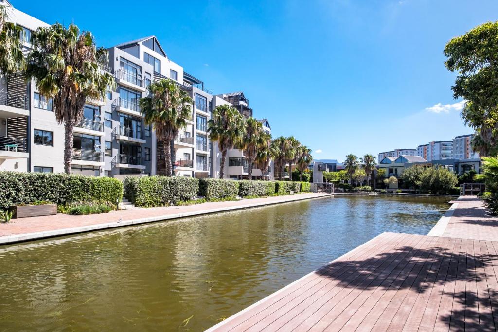 هتل کنال ساید ترانکیولیتی CanalSide Tranquility