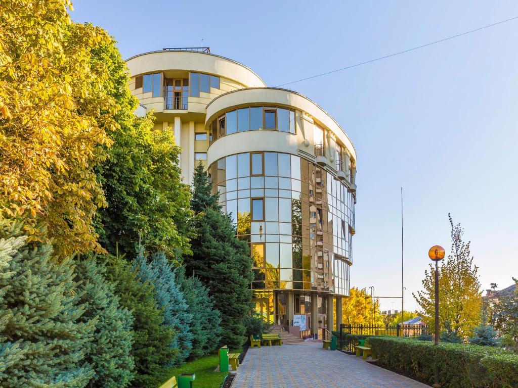 زِمچوزینا هتل Zhemchuzhina Hotel