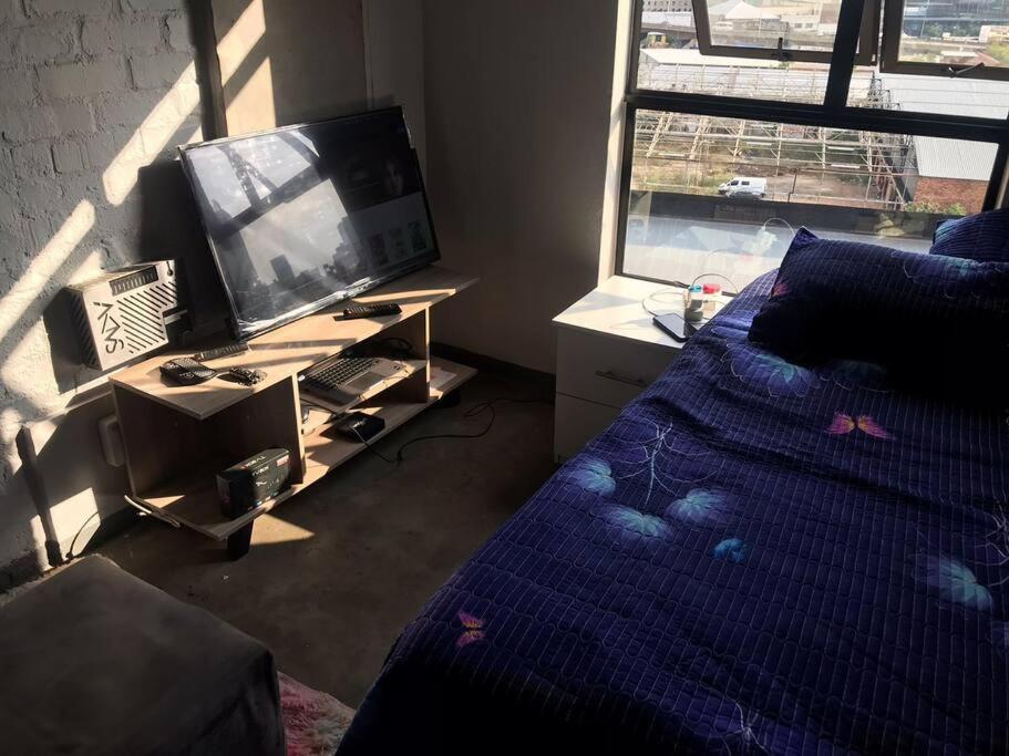هتل چیپ مابوننگ استی Cheap Maboneng Stay