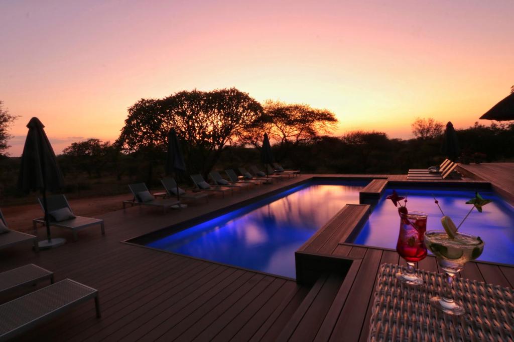 هتل چوکودو گیم لودج - Tshukudu Game Lodge