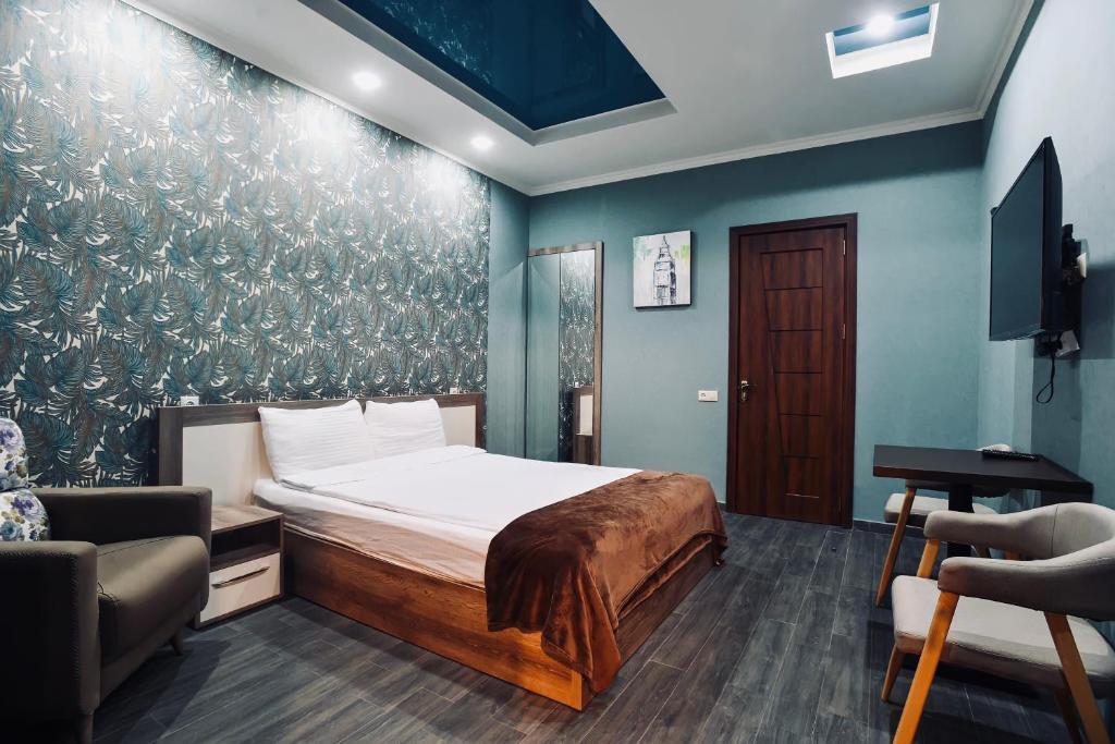 هفت رومز هتل 7 Rooms Hotel