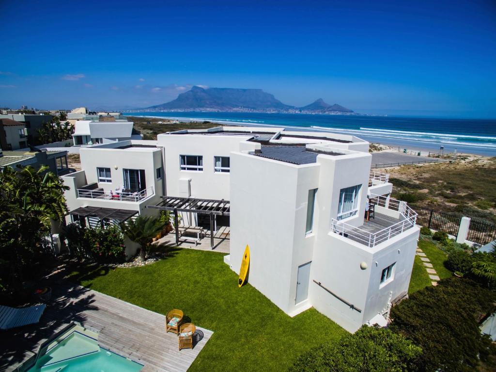 هتل اوشن12 گست هاوس سان ست بیچ ocean12 Guesthouse Sunset Beach