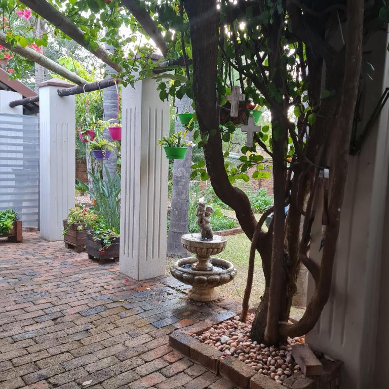 هتل ده گاردن این گوست هاوس The Garden Inn Guesthouse