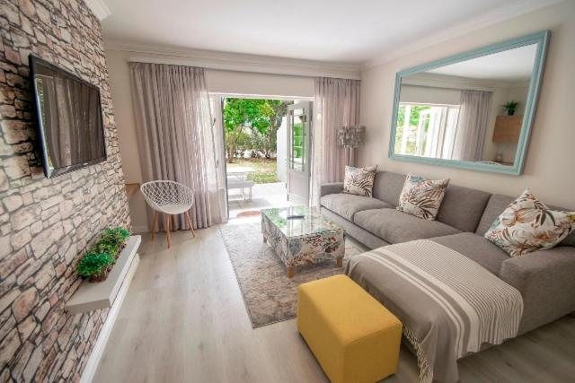 هتل ۱ ریور کلاب ویلاس 1 River Club Villas