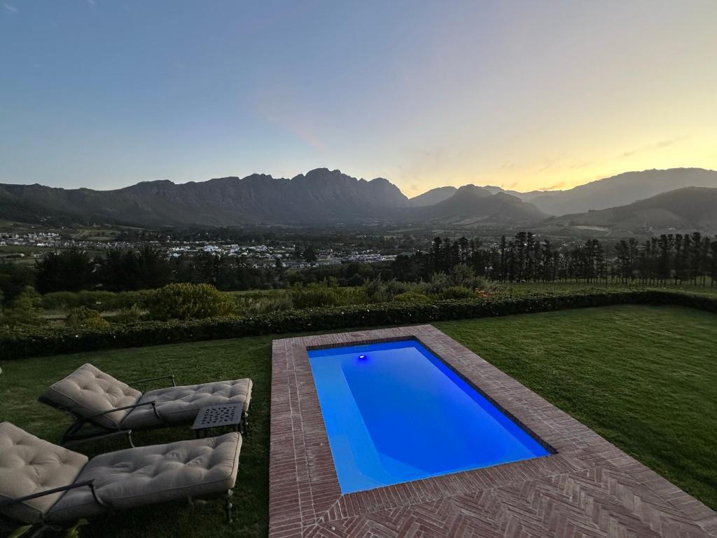 هتل ذا واین یارد کاتج بای ال' آمی تی اس تیت The Vineyard Cottage by L' Amitie Estate