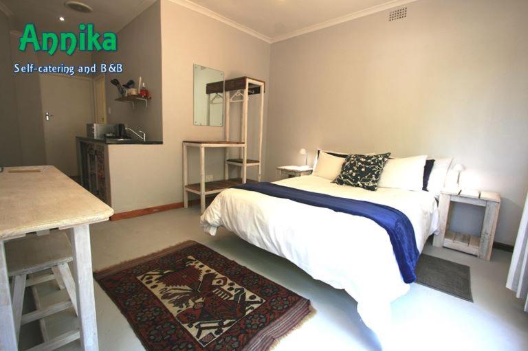 هتل آنیکا سلف کترینگ اند بی اند بی - Annika Self-catering and B&B