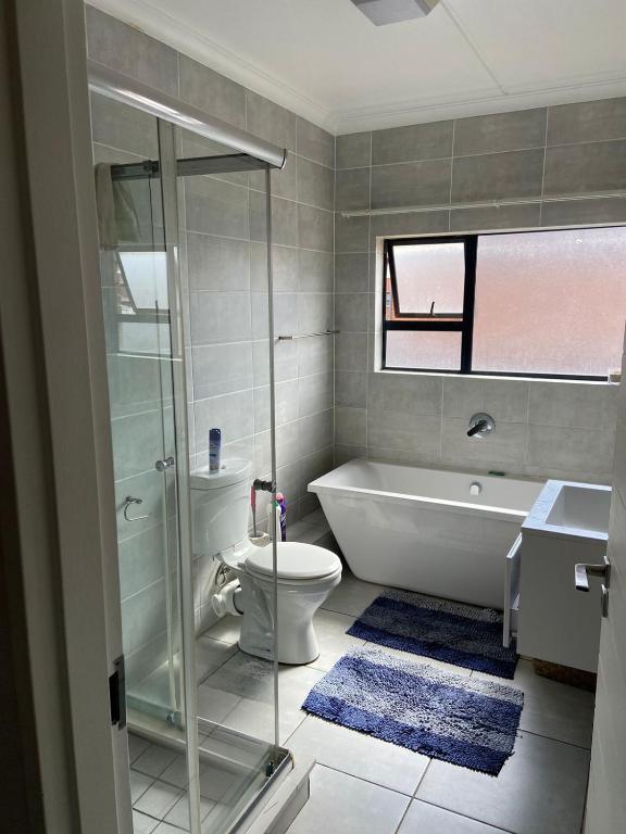 هتل ذ بلید ریورواک استیت کریستال لاگون - The Blyde Riverwalk Estate Crystal Lagoon