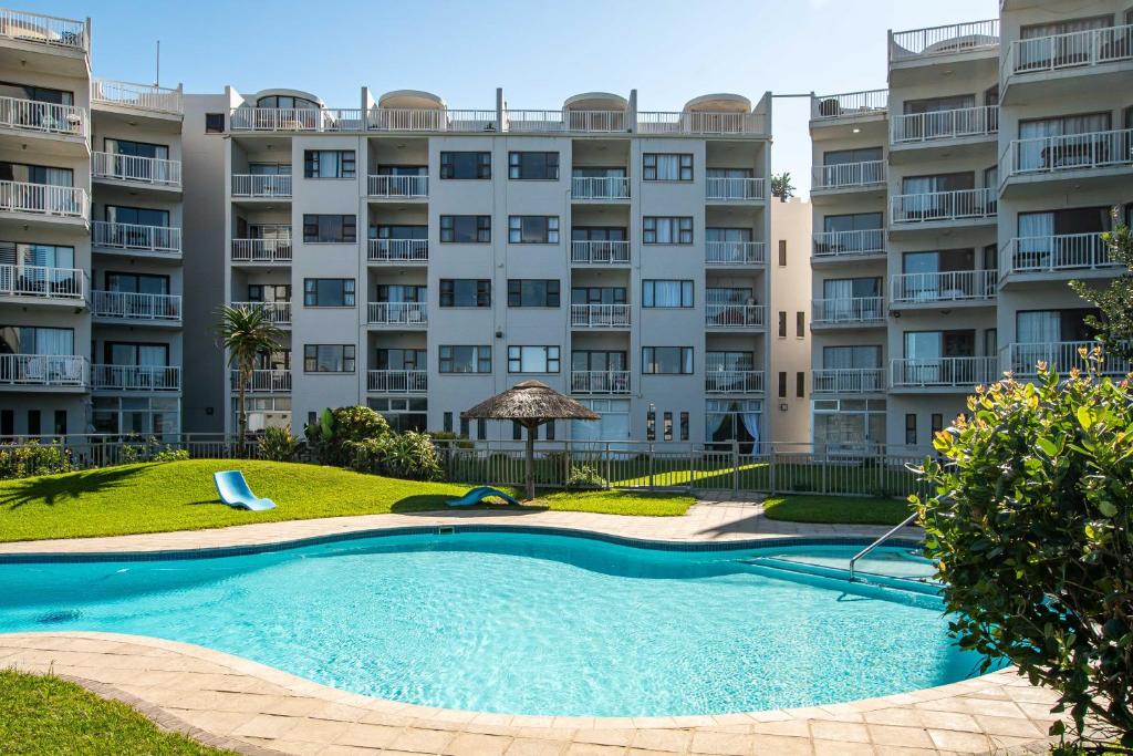 هتل ذ لوگوت تریپلکس ات کاباناس The Lookout Triplex at Cabanas