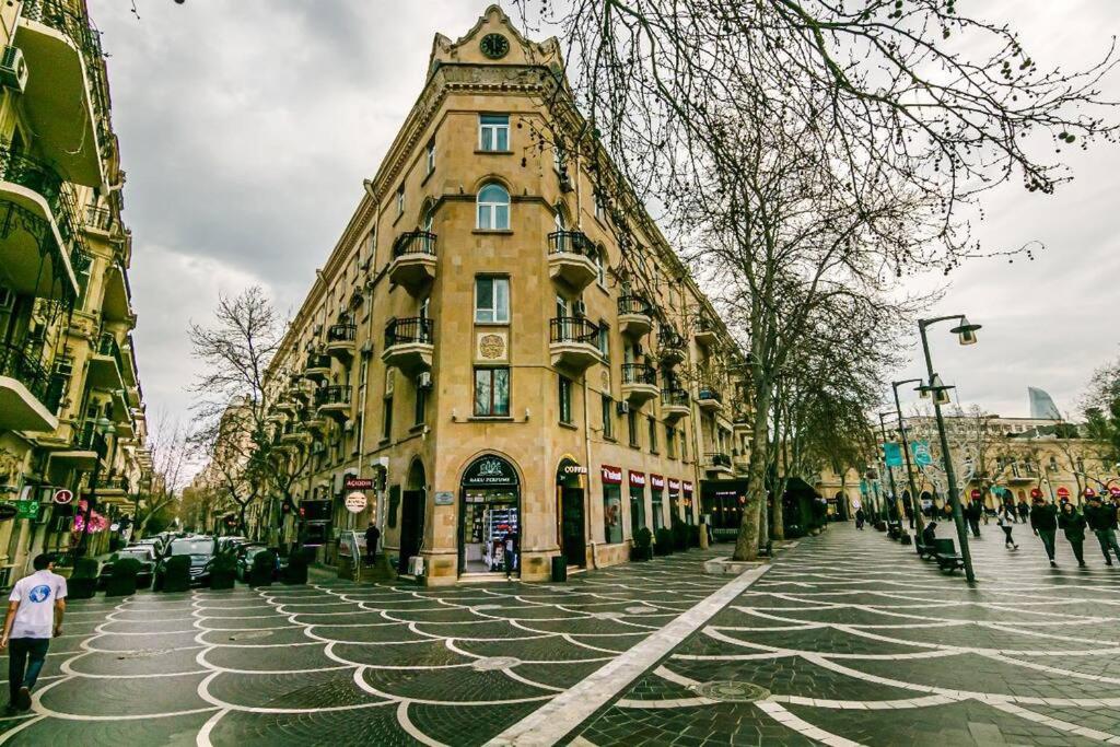 Garden of Fountains DeLux Home