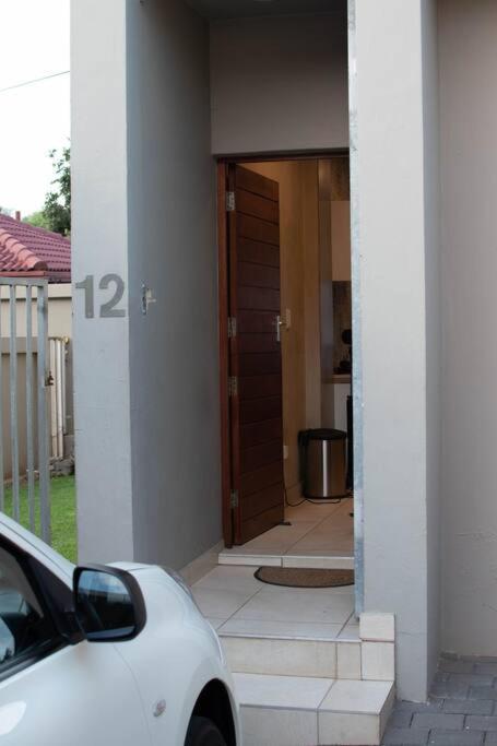 هتل پارک سنترال آپارتمان - Park Central Apartment