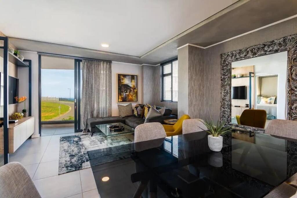 هتل کُرال پُوینت لاکژیوری 2 بِد آپارتمان Coral Point Luxury 2 Bed Apartment