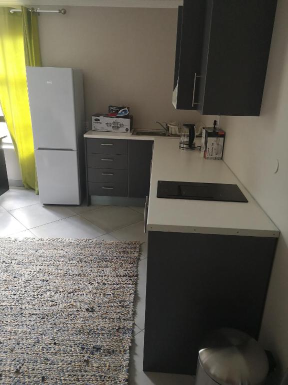 هتل استلنبوس گاردن فلت ویت سکور آندکاور پارکینگ Stellenbosch Garden flat with secure undercover parking