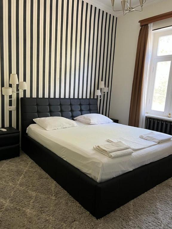 هتل گست هاوس پیروسمنی 60 Guest House Pirosmani 60