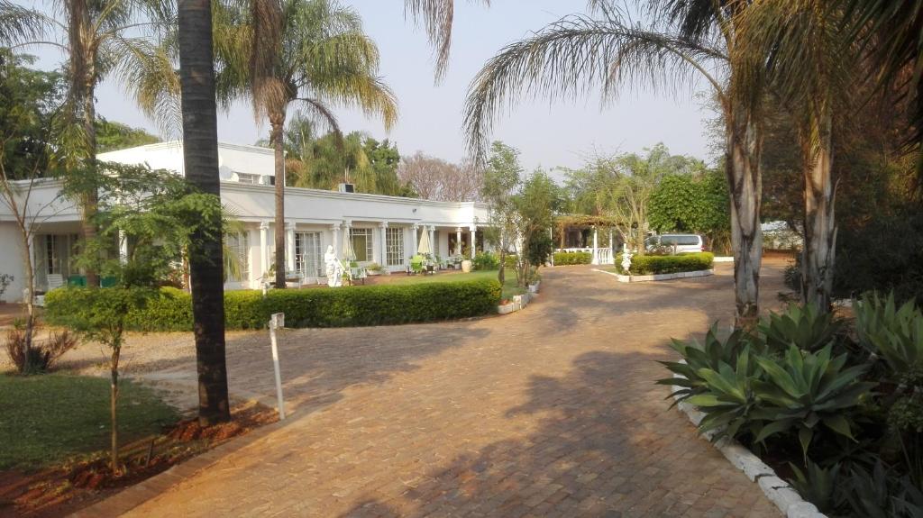 هتل هدرالدیل گست هاوس اند شاتل سرویسز Heatherdale Guesthouse & Shuttle Services