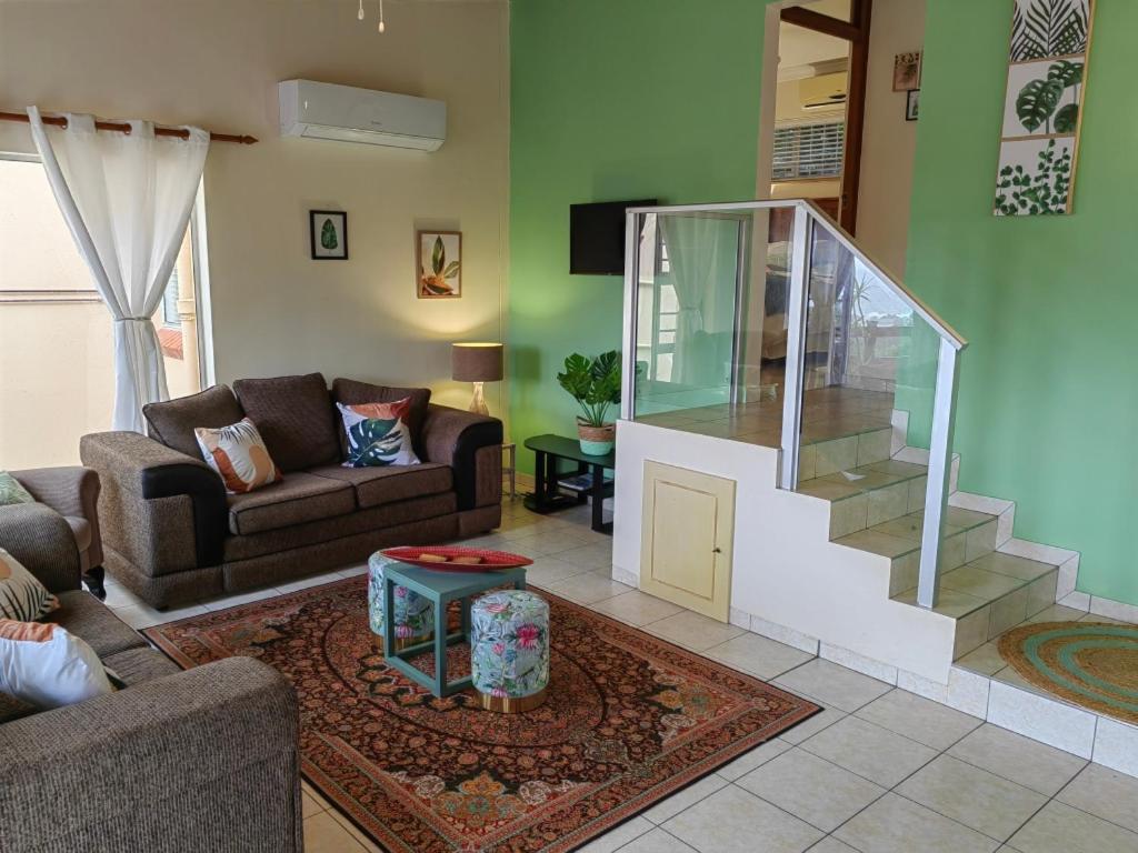 هتل ویلا دل سول 12 دفتیگه دامه - Villa Del Sol 12 Deftige Dame