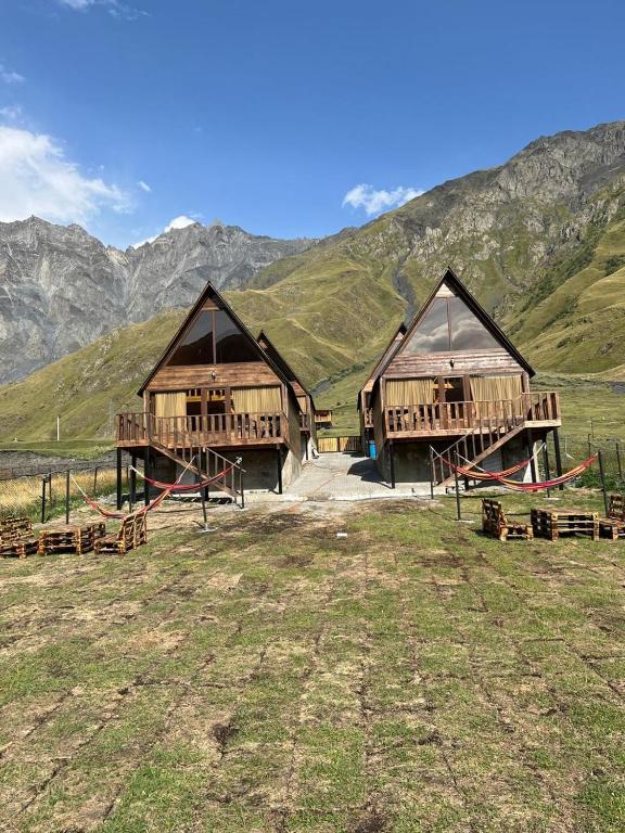 هتل کازبگی 4 ساید کاته جس Kazbegi 4 side cottages