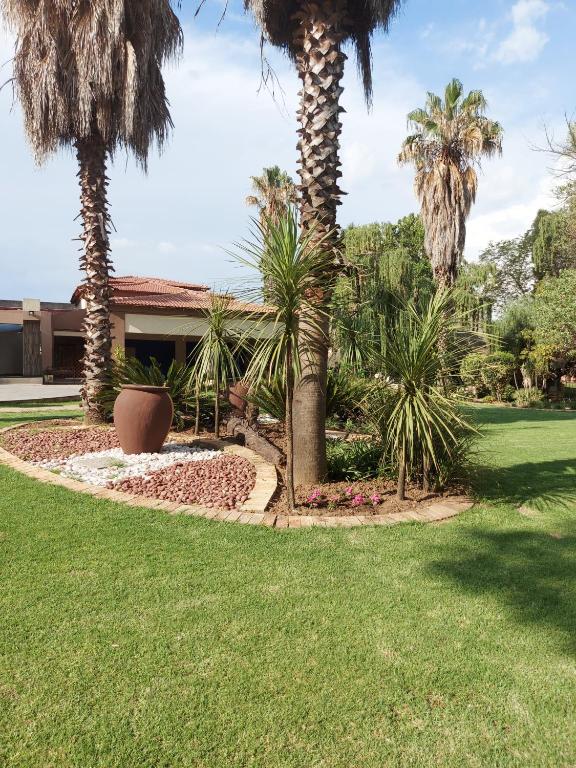 هتل لالامانزی ریور لودج LalaManzi River Lodge