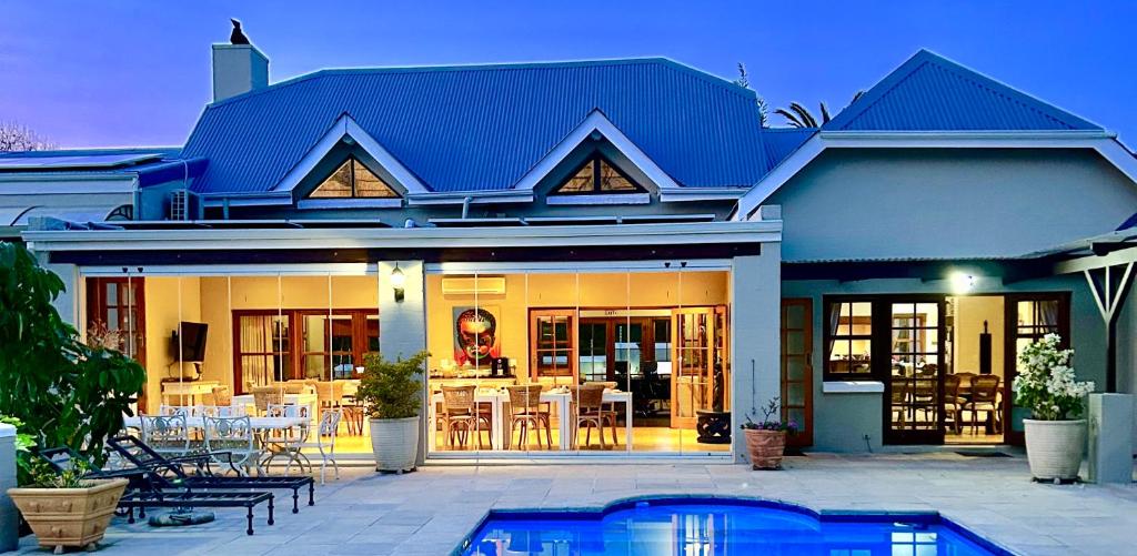هتل سامیت پلیس گست هاوس Summit Place Guesthouse
