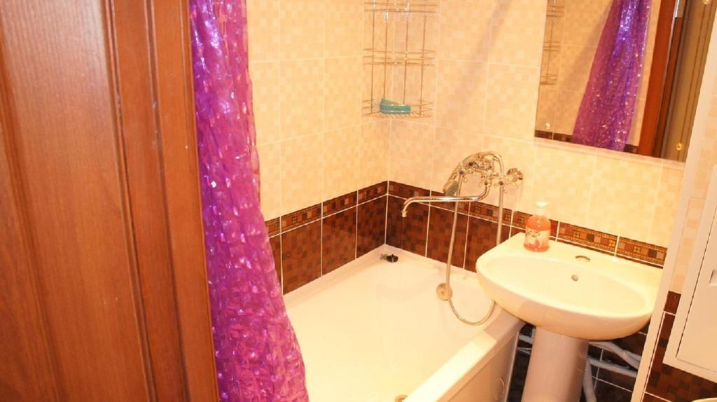 هتل آپارتمان پروئزد یاكوشكینا - Apartment Proezd Yakushkina
