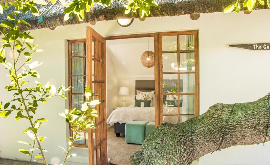هتل کاتیج آن کالیج Cottage on College