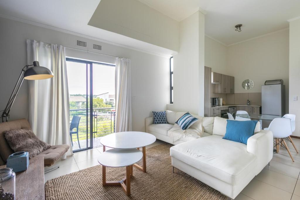 هتل مدرن آپارتمان این ای سیکیور گلف استیت.WIFI Modern apartment in a secure golf estate.WIFI