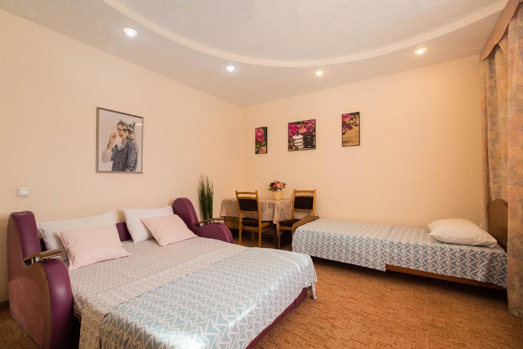 هوم هتل کراسنودونتسف 19 کُرپ. 1 HomeHotel Краснодонцев 19 корп. 1