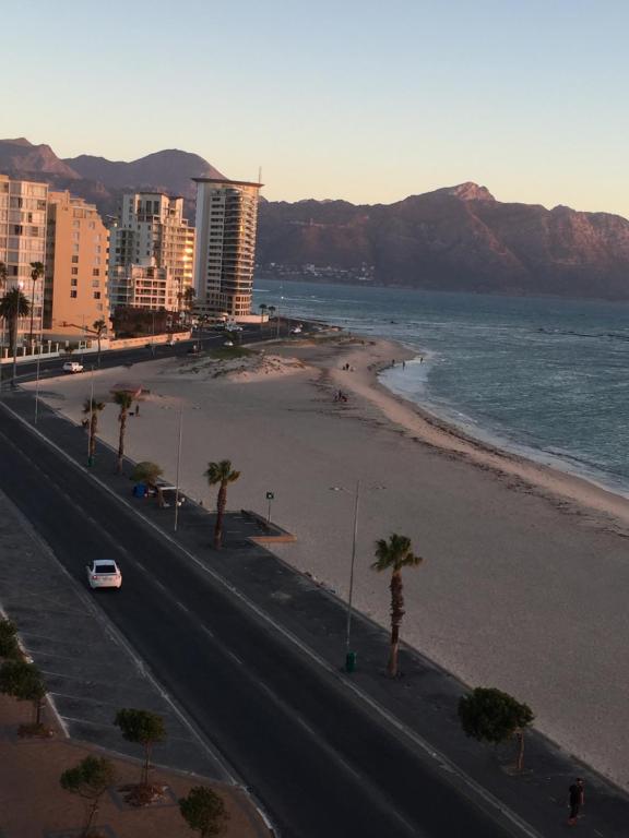 هتل پبل مون هالیدی فلت Pebble Moon Holiday Flat