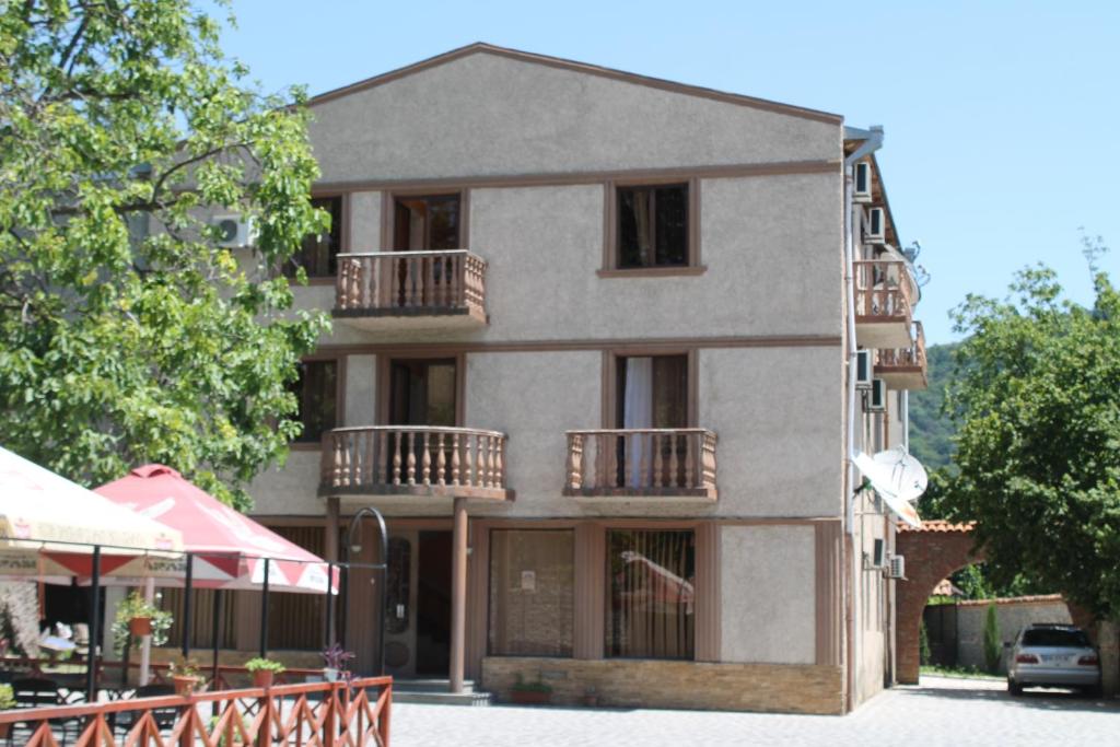 هتل کافکاسیونی Hotel Kavkasioni