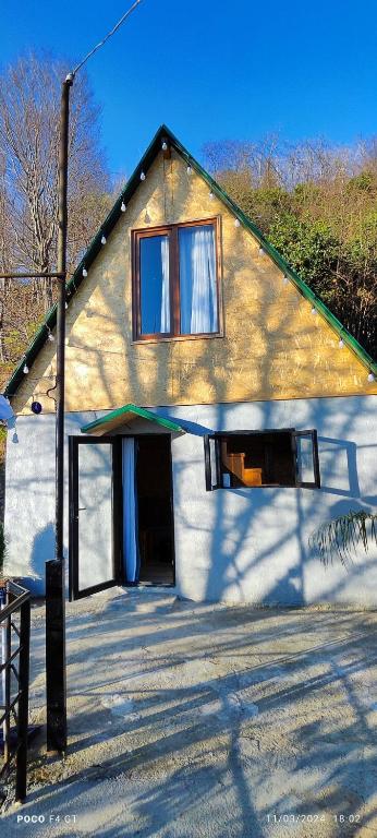 هتل ویلا وید مانتین ویو سن هاوس Villa with mountain view san-house