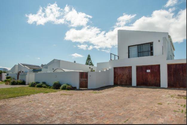 هتل سیف، اکسسیمبل ونیو نیر مویزنبِرگ فور اکومودیشن اند ایونتس - Safe, Accessible Venue Near Muizenberg for Accommodation and Events