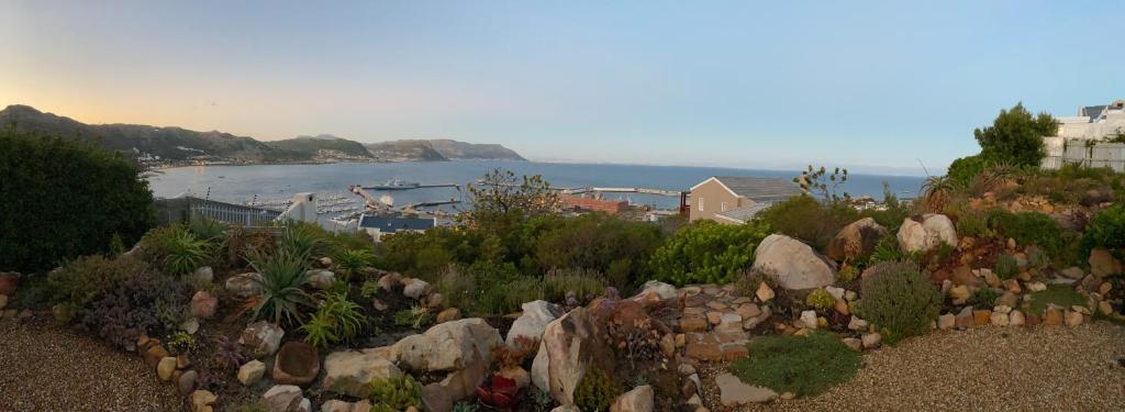 هتل سپکتاکولر ویوز سایمونتاون - Spectacular views Simonstown