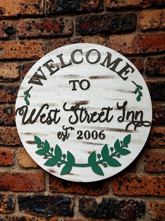 هتل وست استریت این - ارملو West Street Inn - Ermelo