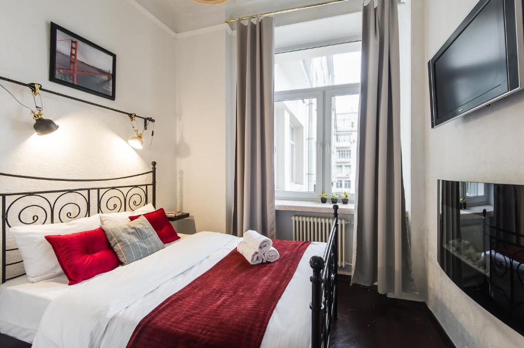 هتل جی ام آپارتمانز استایلش تو رومز کرملین ویو - GMApartments stylish 2-rooms Kremlin view