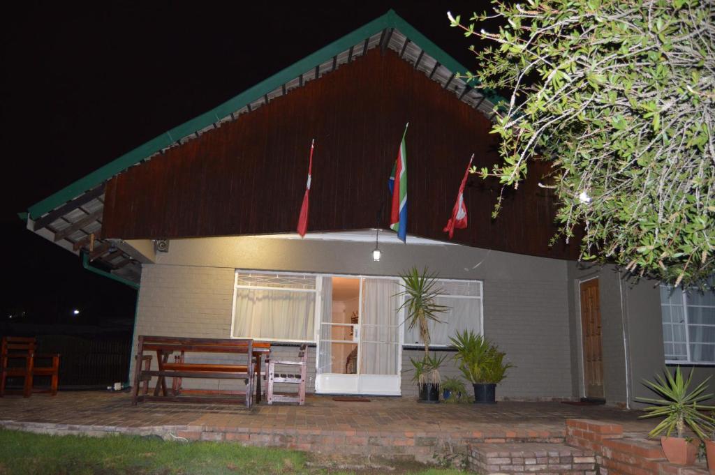 هتل د سوییسی گست هاوس The Swiss Guesthouse