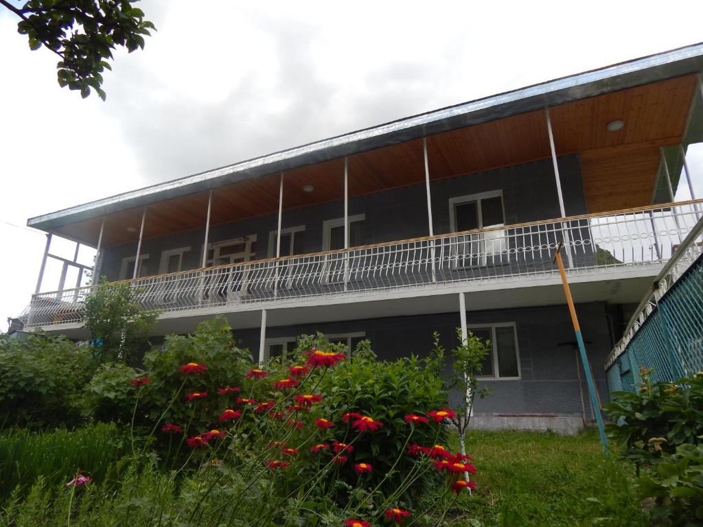 هتل اینزاس گست هاوس Ineza's Guest House
