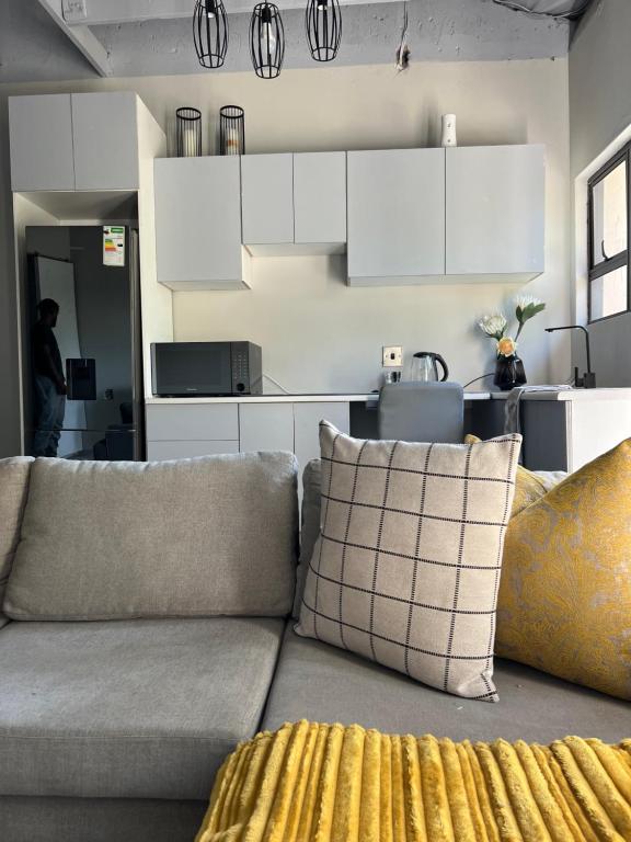 هتل کوزی نست 5 مین تو سندتون سیتی 16 Cosy Nest 5 min to Sandton City 16