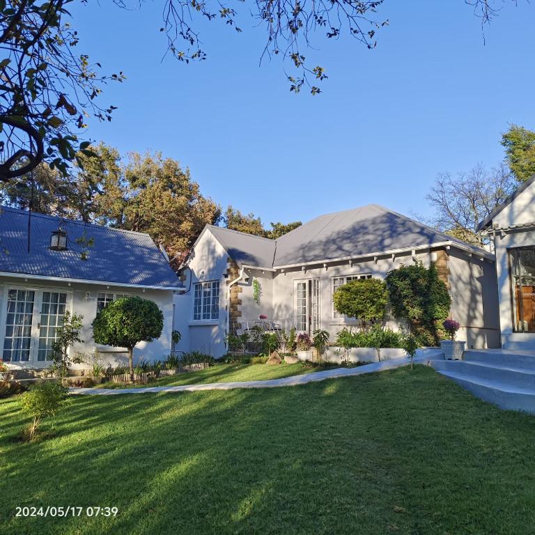 هتل سندتون اسپریگ ریونیایی Sandton Spring Rivonia