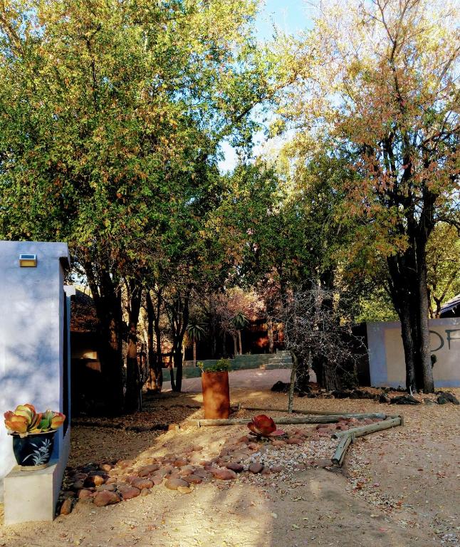 هتل اف بیت سافاریس بوش لودج - Off Beat Safaris Bush Lodge