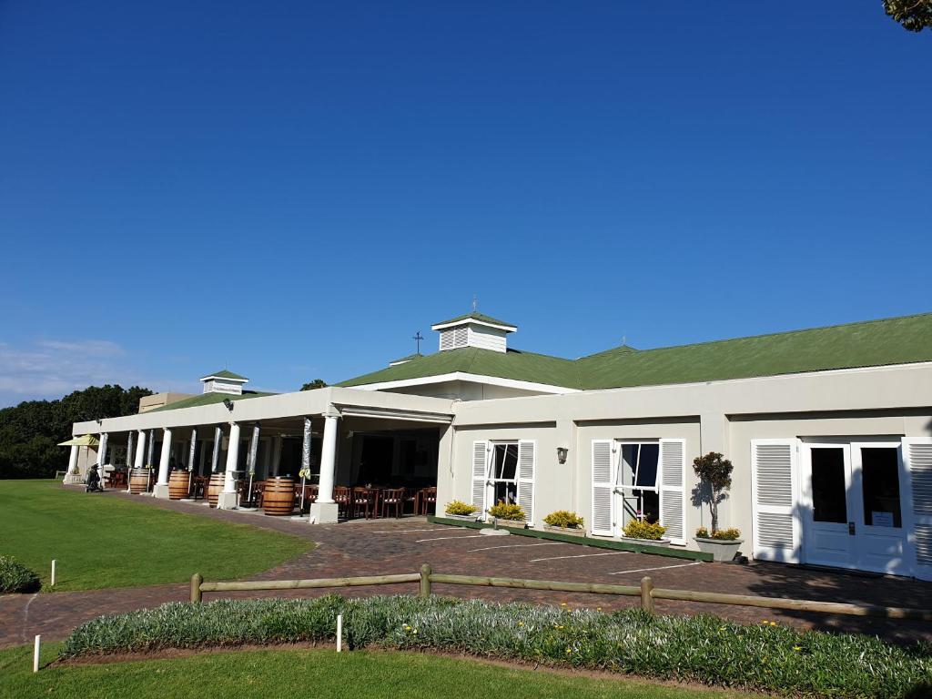 X3 on Goose with Sea View (Apartment), Plettenberg Bay (South Africa) Deals