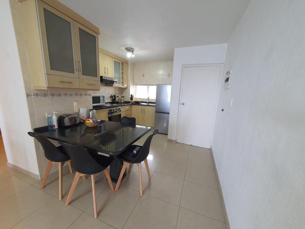 هتل مادرن آپارتمان ویز استانیگ اوشن ویوز Modern Apartment with Stunning Ocean Views