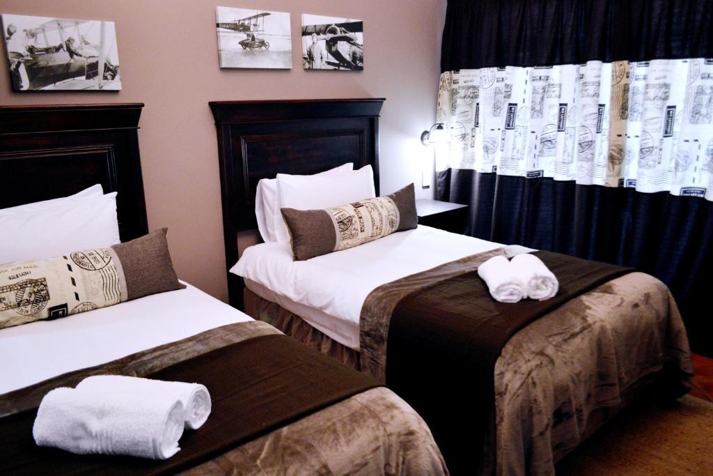 هتل بارن استورمرز رست Barnstormers Rest
