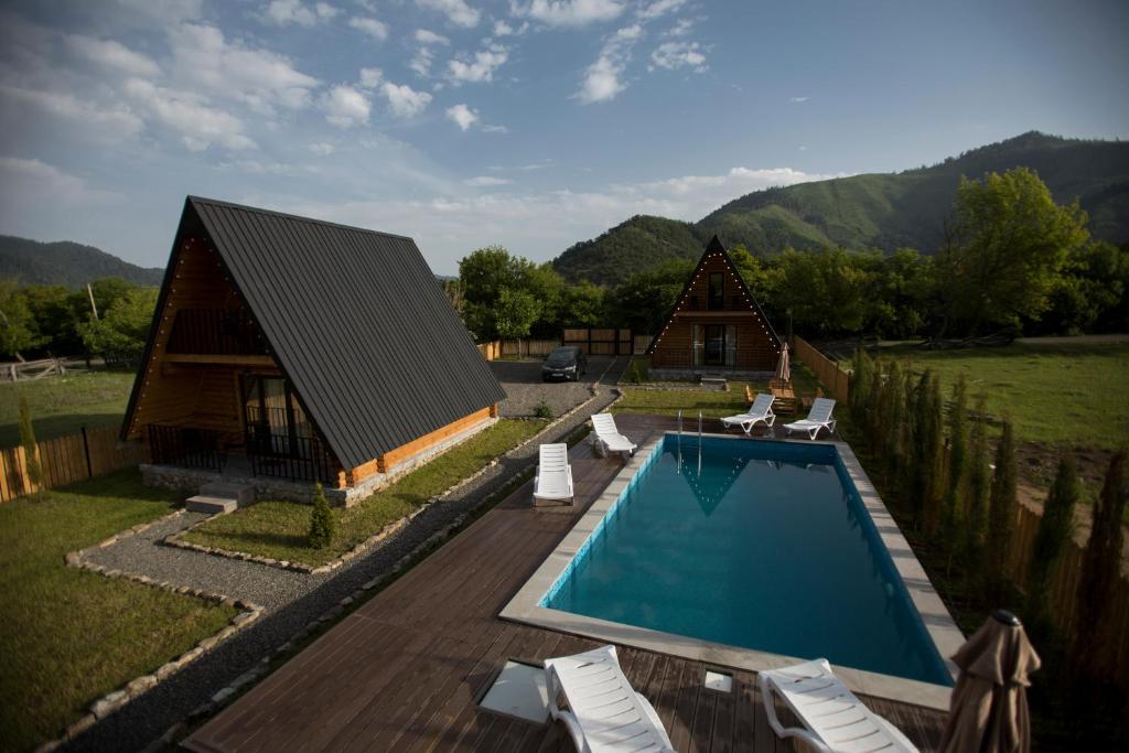 هتل هاوس گولیانی بوجومی ویت پول House Guliani Borjomi with pool