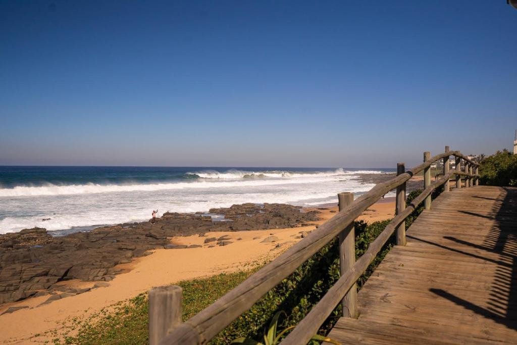 هتل بالیتو بیچ ویلا Ballito Beach Villa