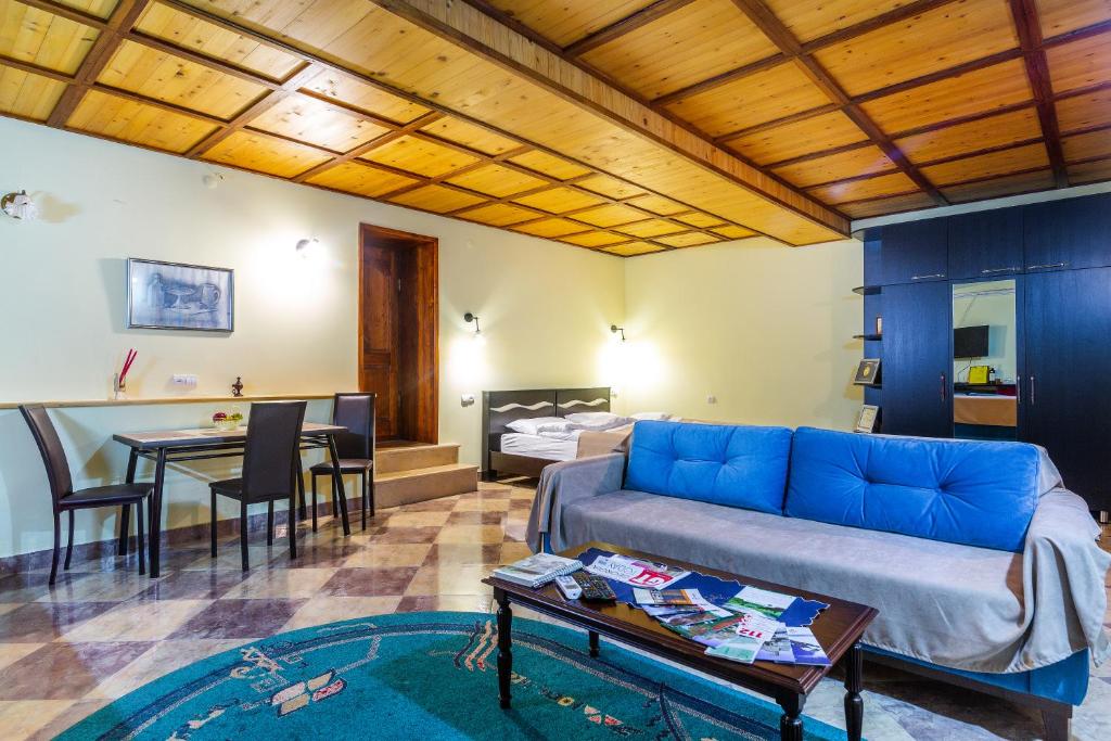 هتل سالوماس اپارتمان توتی Salomes Apartment Tuti