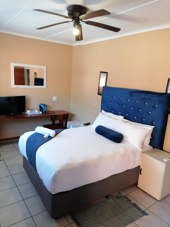 هتل باخاربه‌تری گیست هاوس Butterflytree Guest House